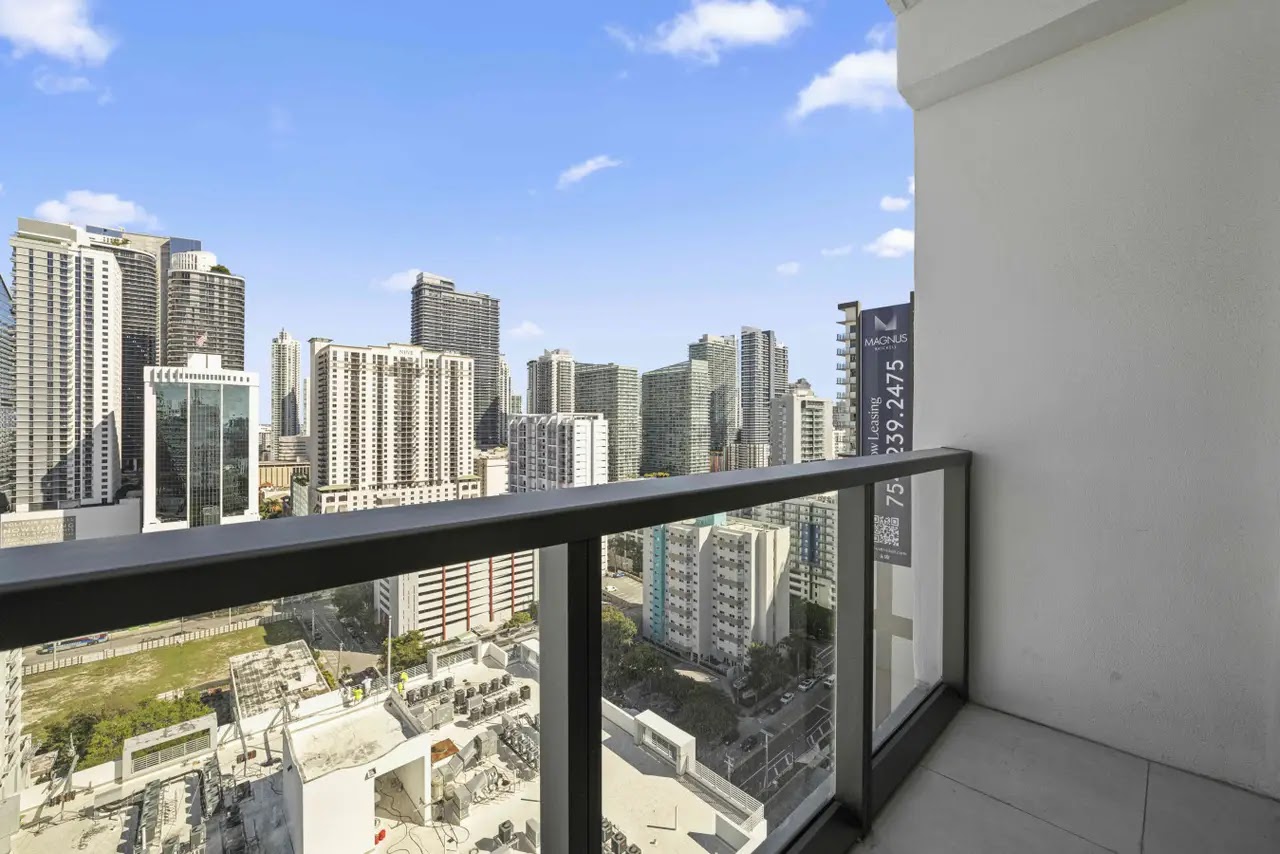 Miami, Florida, USA — 1-Bed Apartment With Pool