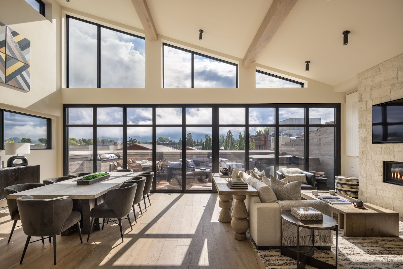 Jackson Hole, Wyoming, USA — 3-Bed Apartment With Hot Tub