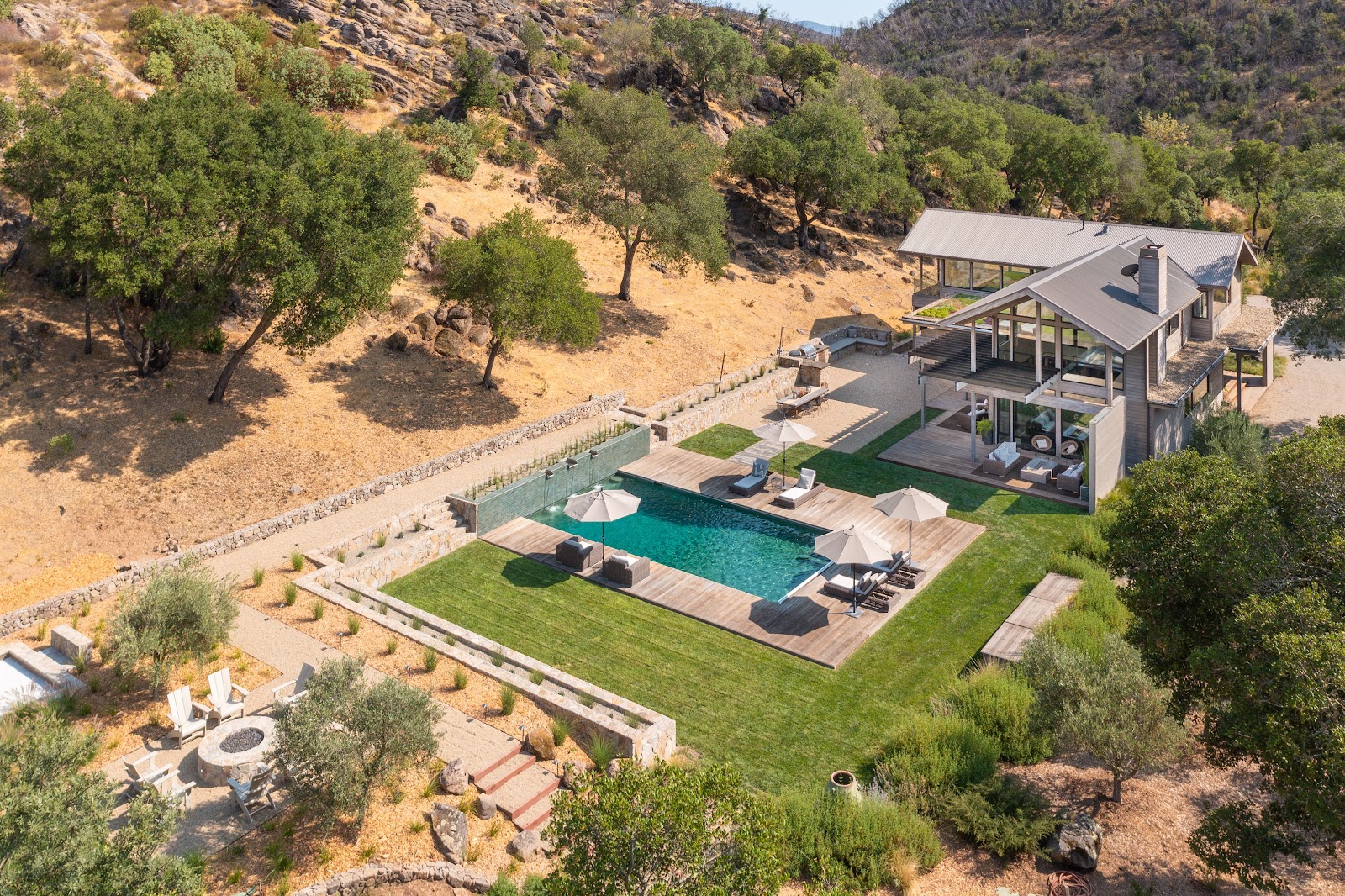 Napa, California, USA — 4-Bed Estate With Outdoor Kitchen