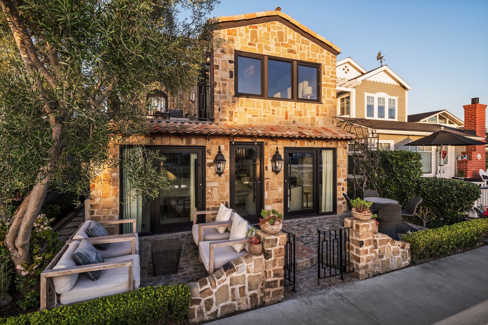Newport Beach, California, Stati Uniti — Casa con 4 camere e camino