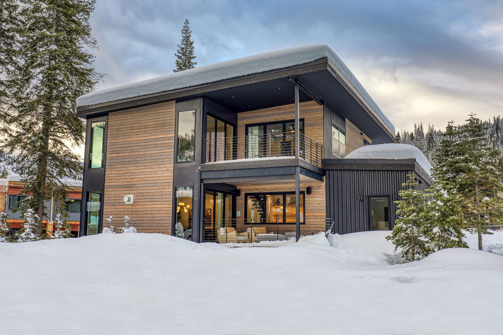 Olympic Valley, California, USA — 4-Bed House With Hot Tub