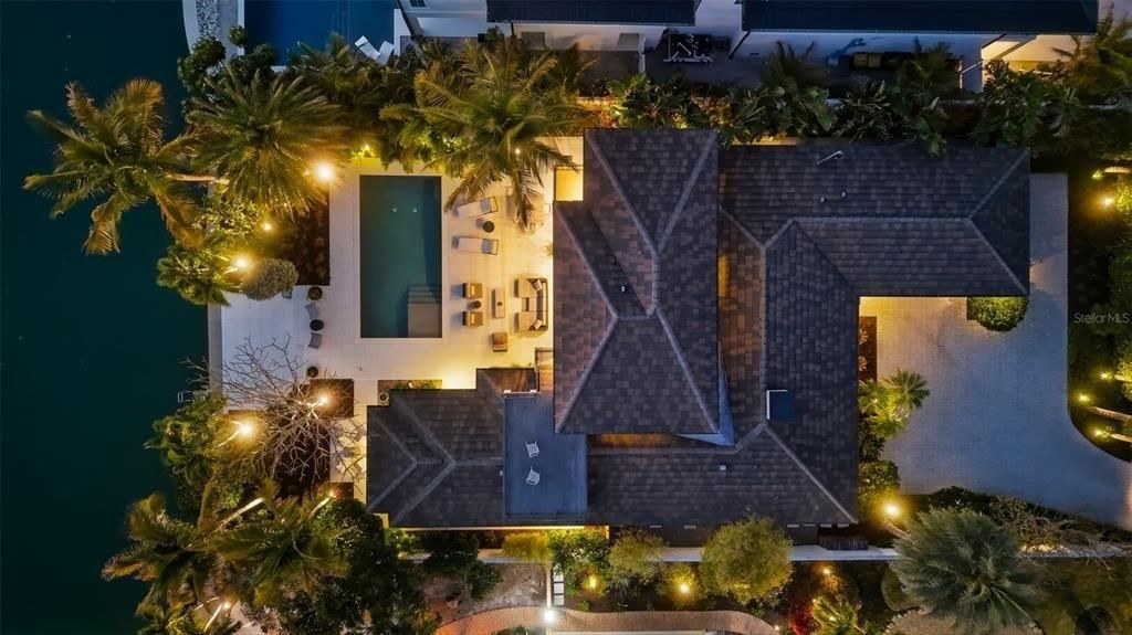Sarasota, Florida, Verenigde Staten — Mid-century huis aan het water met 4 slaapkamers en zwembad