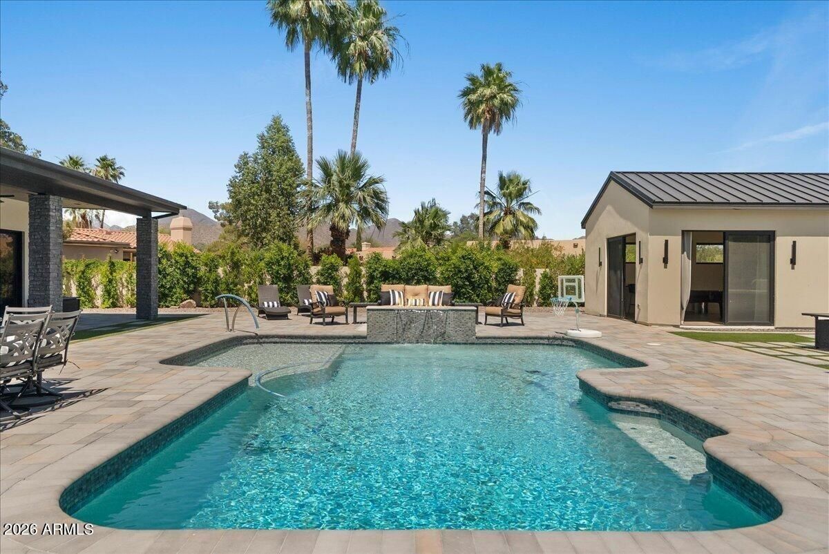 Scottsdale, Arizona, USA — 5-Bed House With Resort-Style Pool & Desert Views