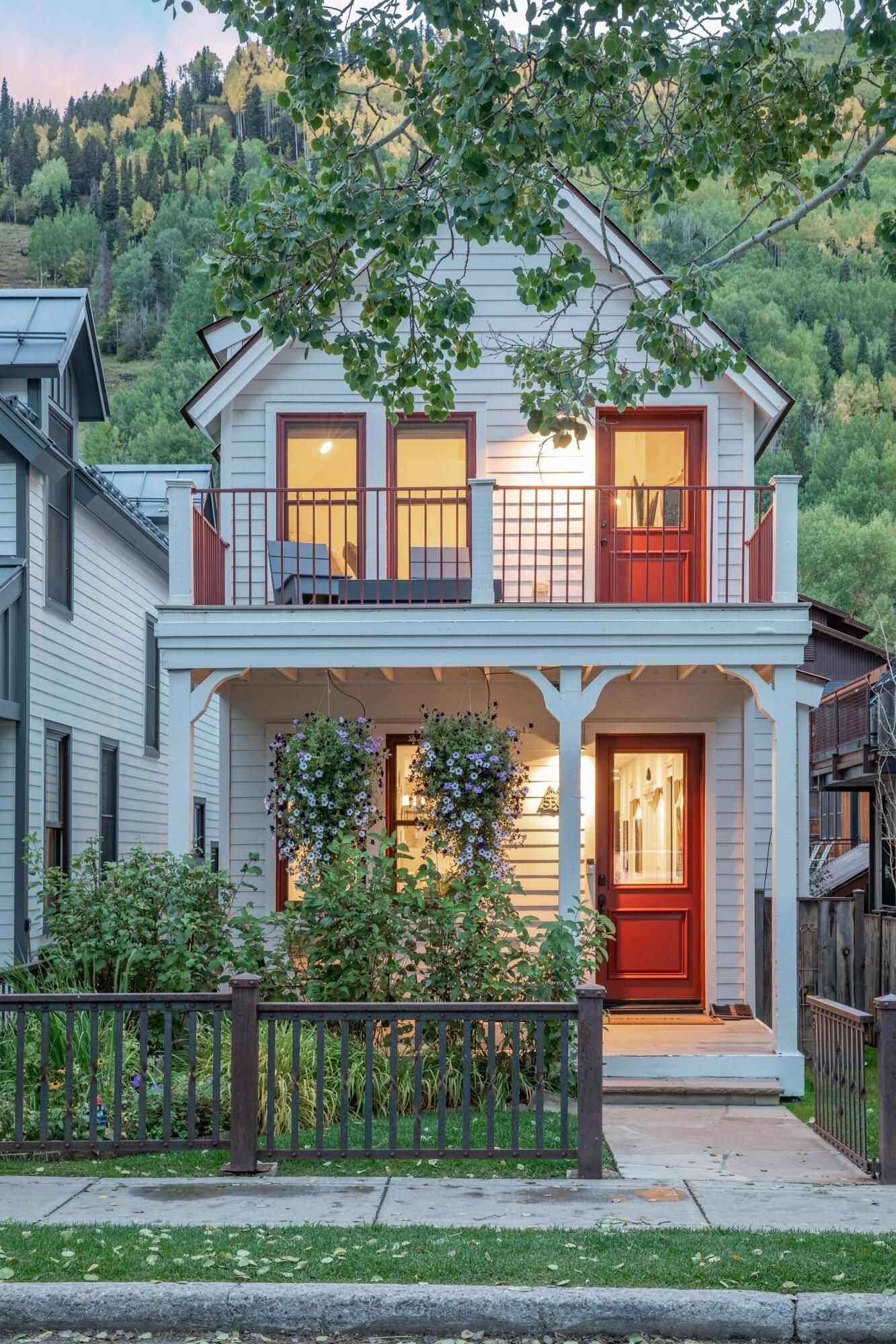 Telluride, Colorado, USA — 6-Bed Historic Home Steps From The Gondola