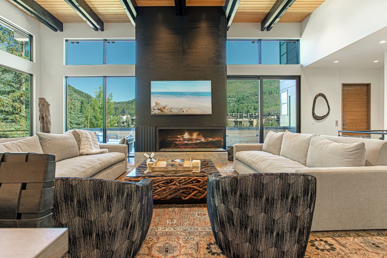 Vail, Colorado, USA — 5-Bed House With Hot Tub