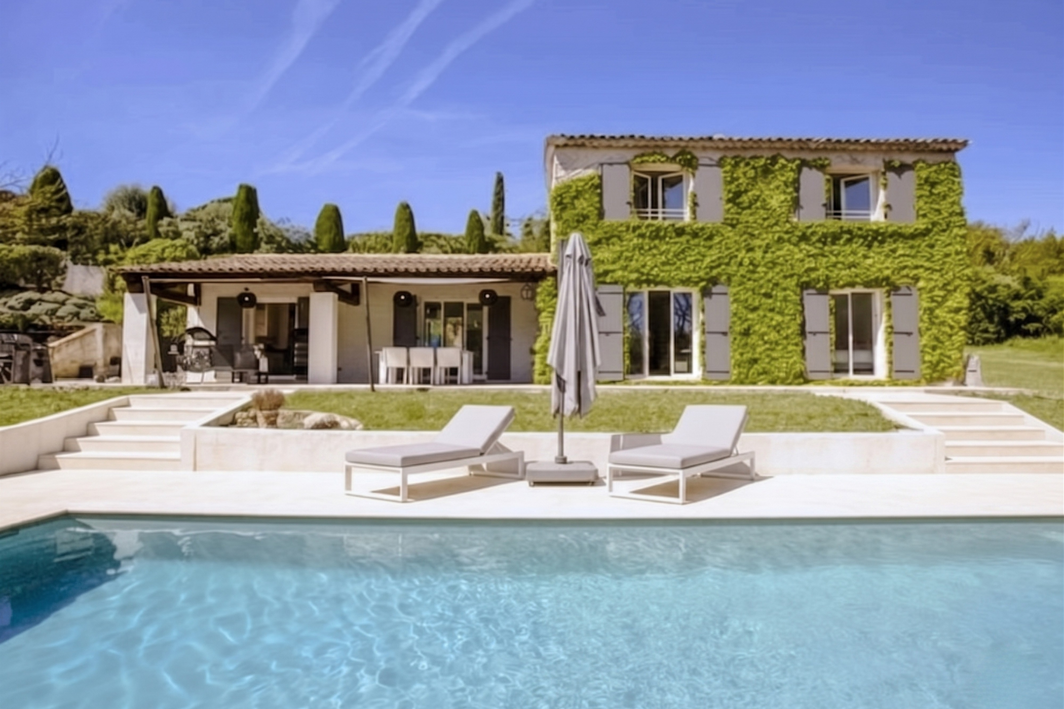 Valbonne, Côte d'Azur, Frankreich — Villa Mit 3 Schlafzimmern Und beheiztem Pool
