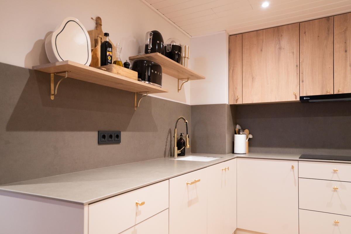 A fitted kitchen in a Baqueira apartment