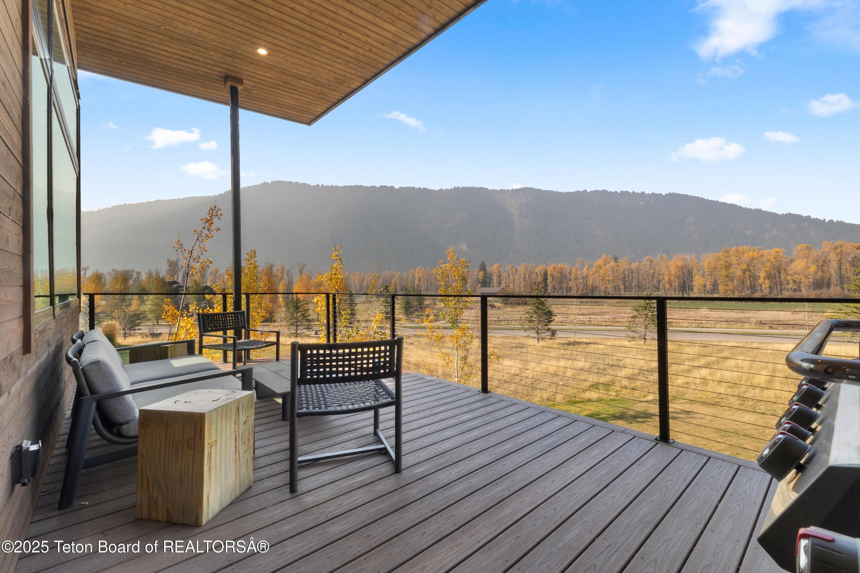 Jackson, Wyoming, USA — 6-Bed Mountain Home With Sporting Club Golf & Resort Pool